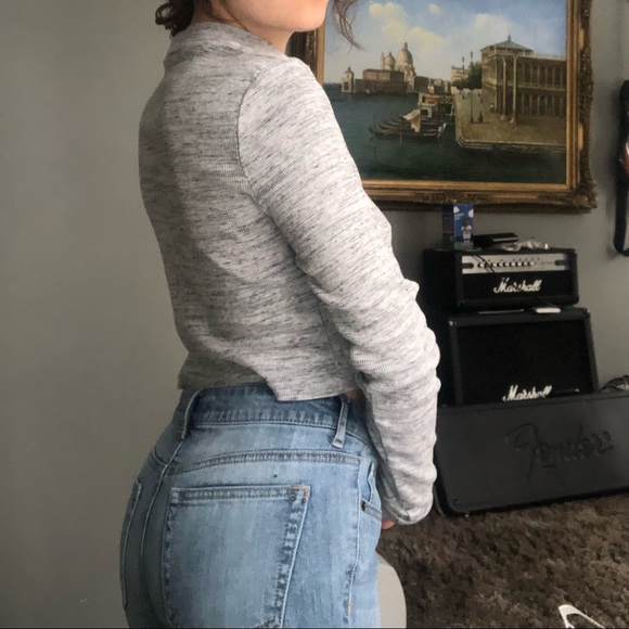 KNIT CROPPED TURTLE NECK - Picture 3 of 4